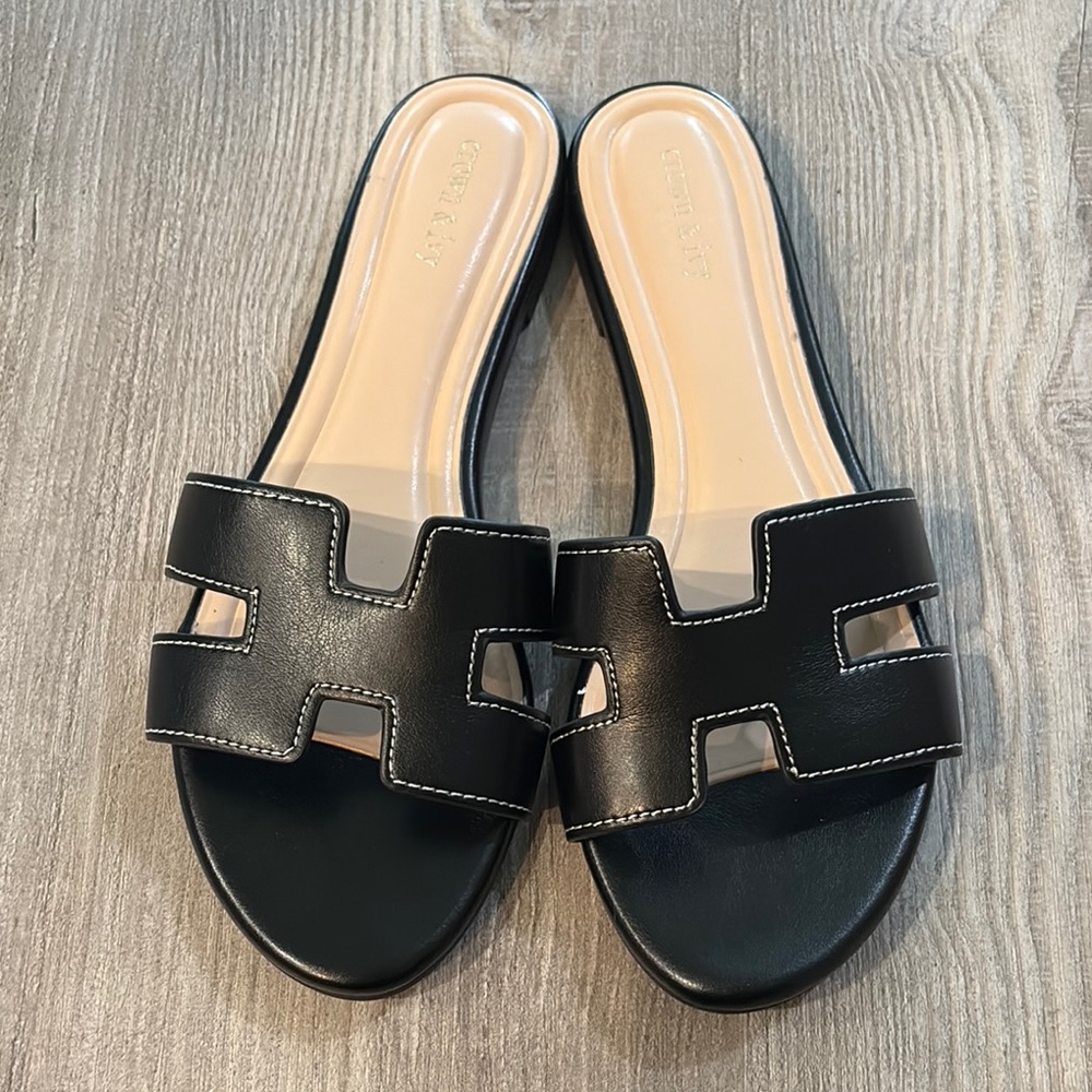 Crown & Ivy Black Slide Sandals - Picture 7 of 7
